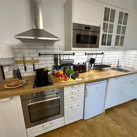 Karlin Oasis 2-Bedroom Apartment Prague Exterior photo