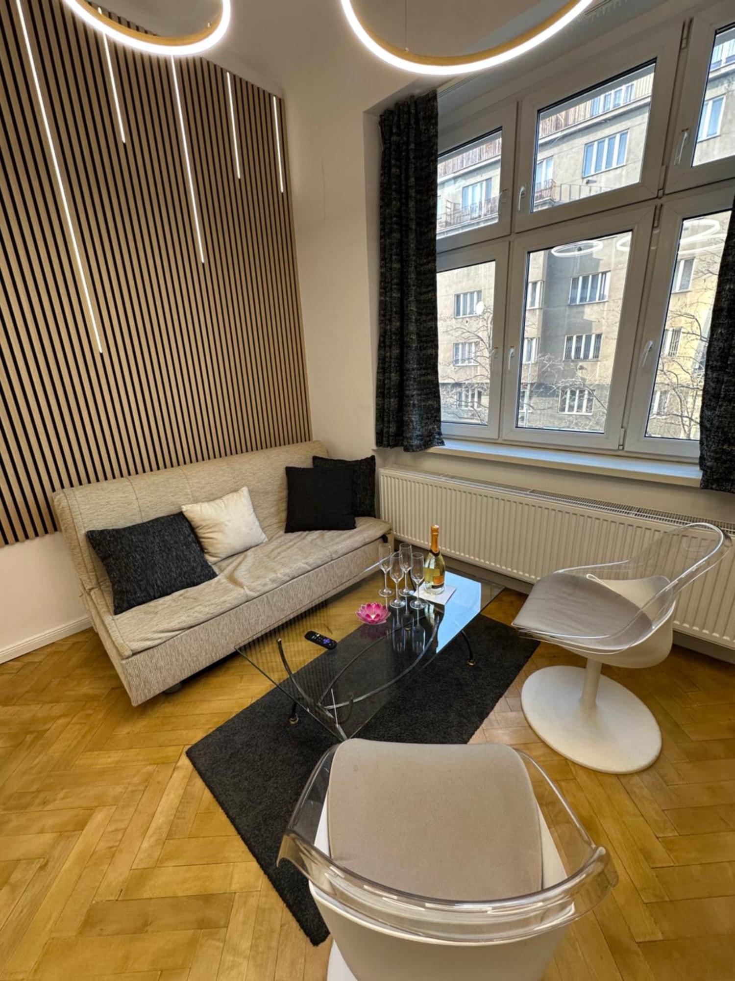 Karlin Oasis 2-Bedroom Apartment Prague Exterior photo