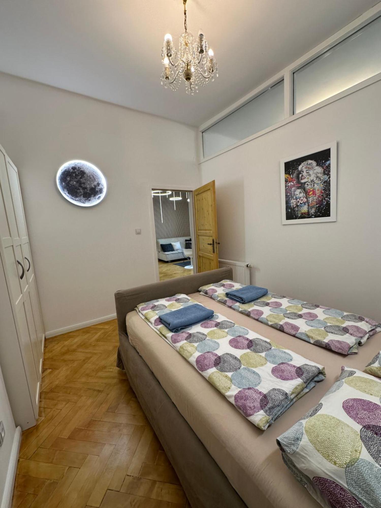 Karlin Oasis 2-Bedroom Apartment Prague Exterior photo