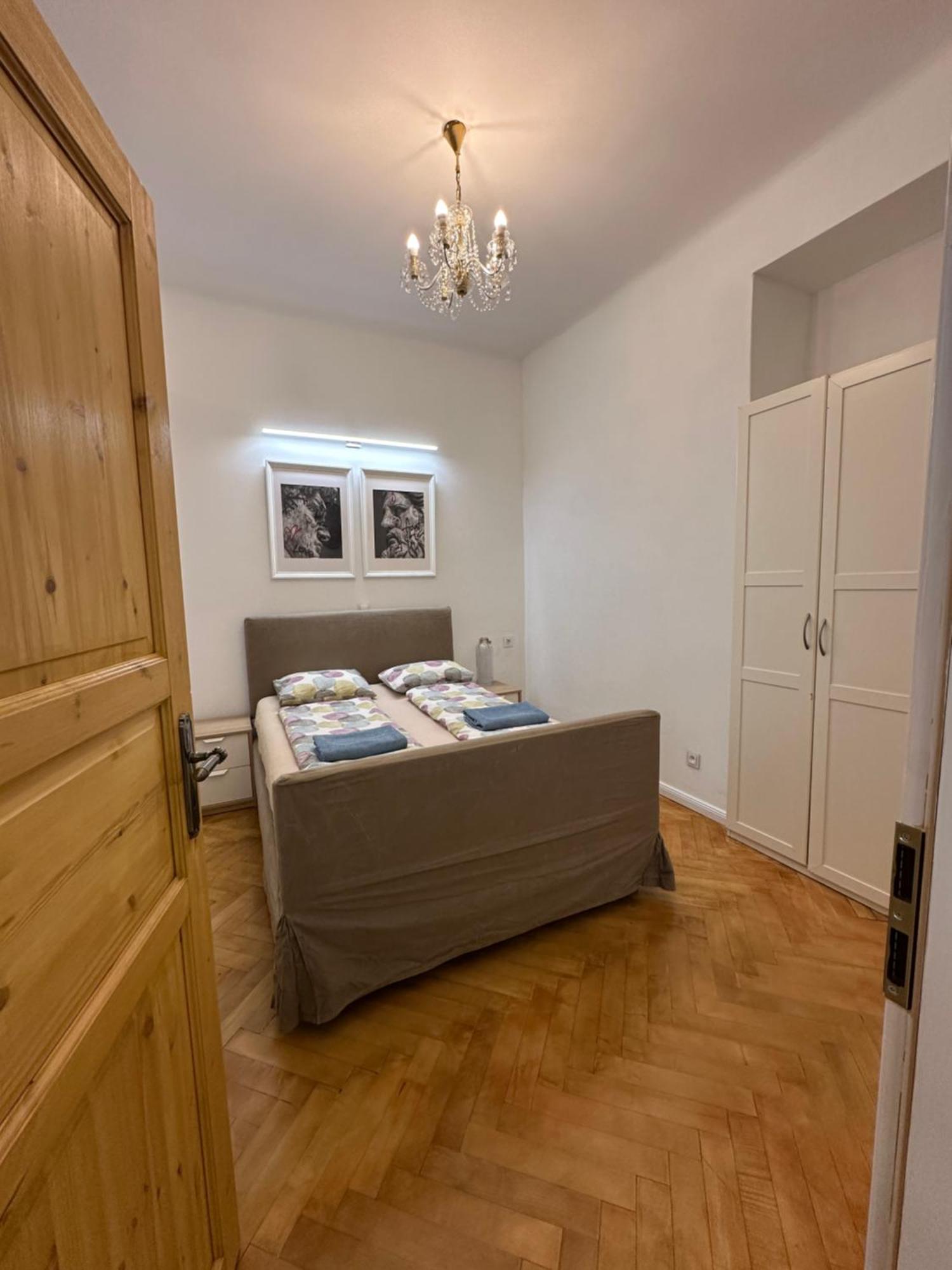 Karlin Oasis 2-Bedroom Apartment Prague Exterior photo