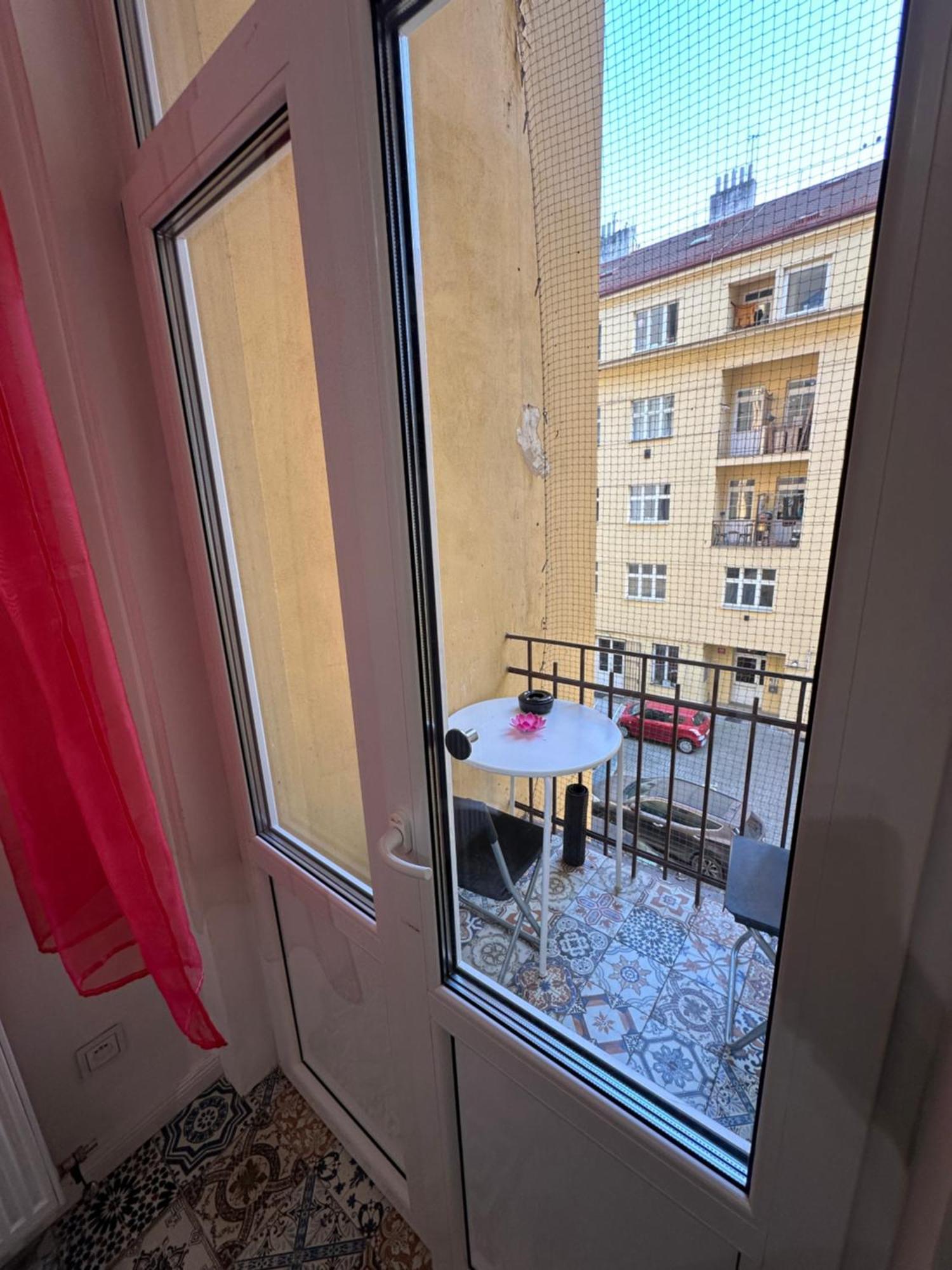 Karlin Oasis 2-Bedroom Apartment Prague Exterior photo